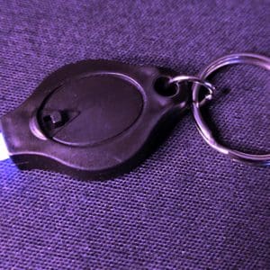 Llavero de luz ultravioleta